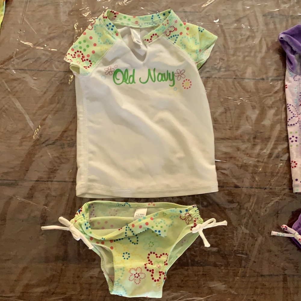 Old Navy 12 -18 mths Swimsuit - 2 Piece